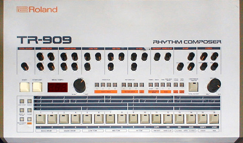 800px-Roland_TR-909.jpg